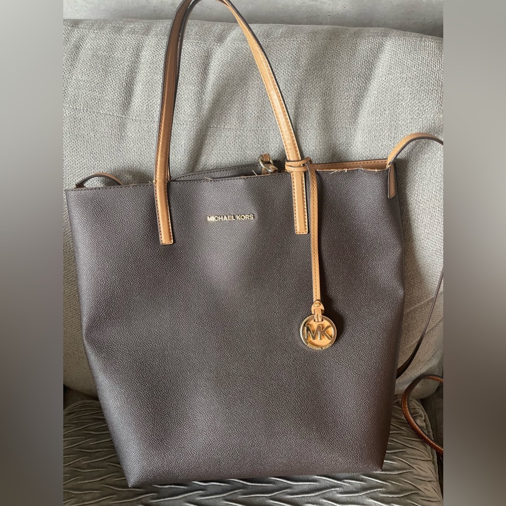 Michael Kors bucket bag with free wallet